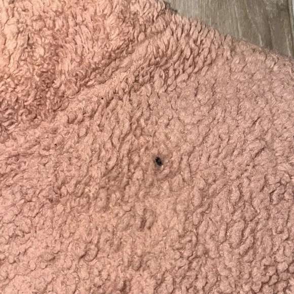 Uniqlo pink fleece jacket - Picture 2 of 4
